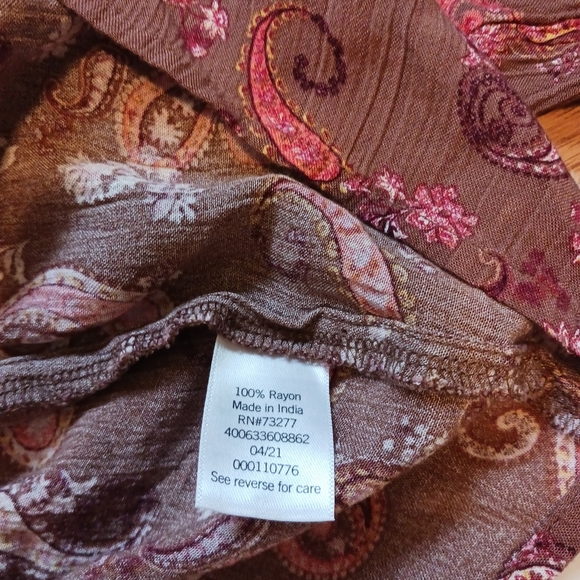 So • Women Junior's Boho Paisley Long Sleeve Lace Up Textured Peplum Top - Picture 5 of 12